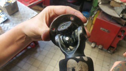 Some love for the cardan joints: lubricant ports