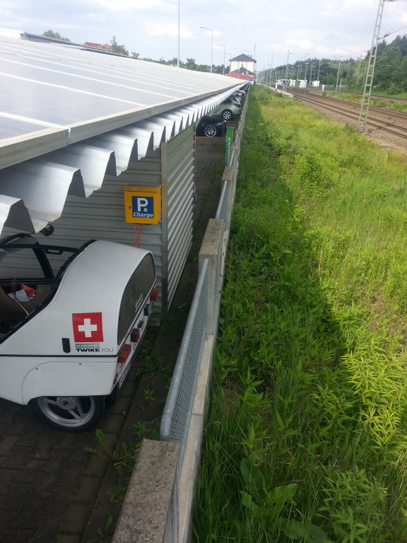 deutsche bahn solar carport - today i'm physically charging with solar energy!